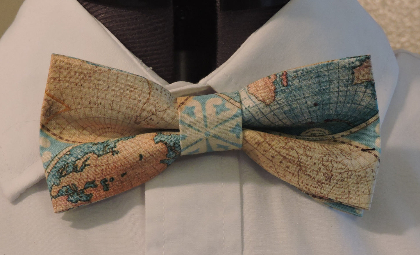 Traveler's Tie, Globe Tie